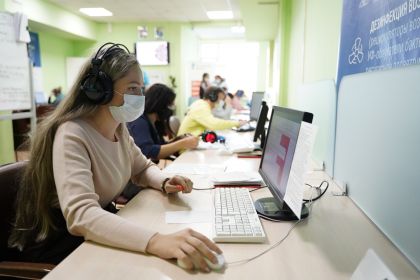 С работой Единого центра по вопросам предупреждения и распространения COVID-19 ознакомился Евгений Бакуров